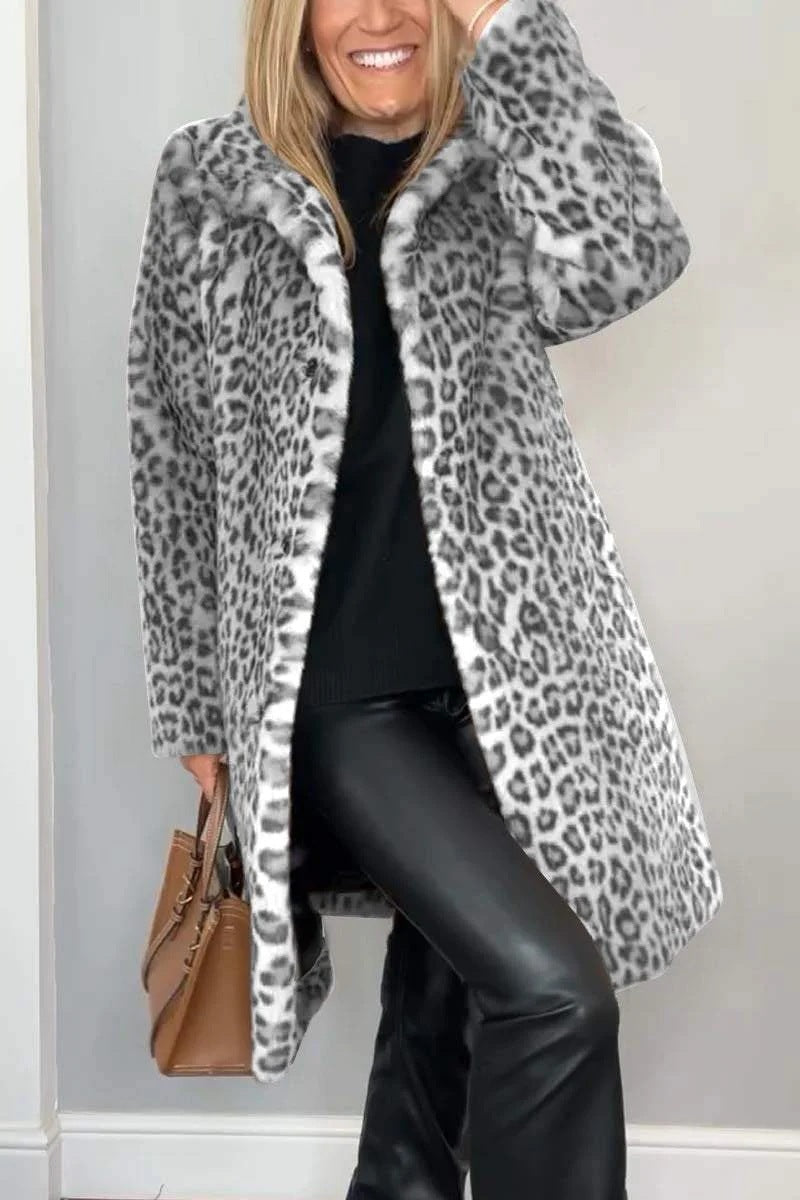 Féline Élégance | Manteau Léopard Douillet